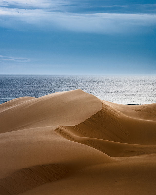 lone dune desert pic